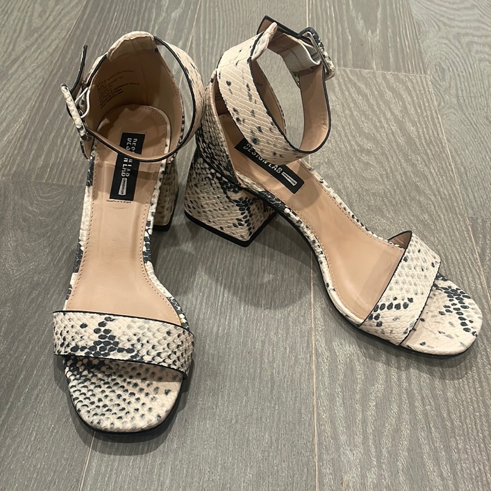 Matte Black Snake Skin Low heel